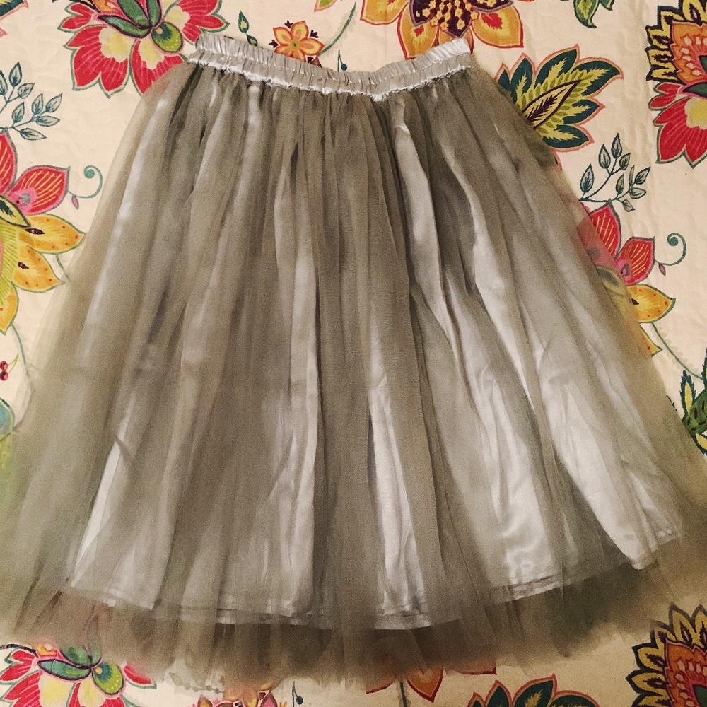 Chicwish Silver Tulle Midi Skirt